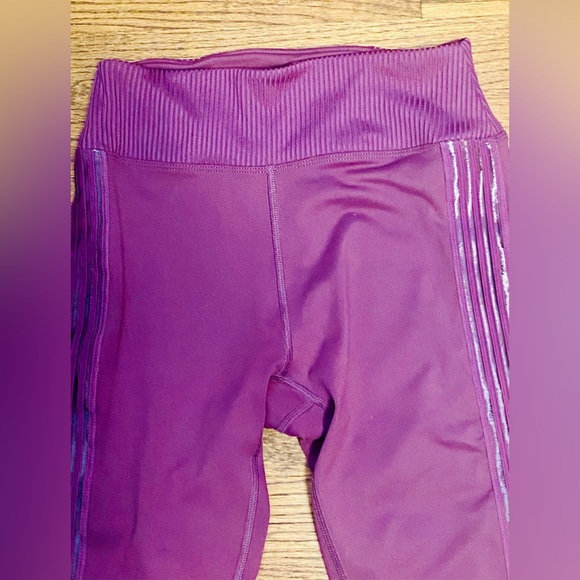 Pink Victoria’s Secret Ultimate Sport - Picture 2 of 6